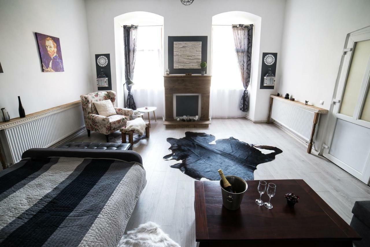 Ultra Central Apartment Kolozsvár Kültér fotó